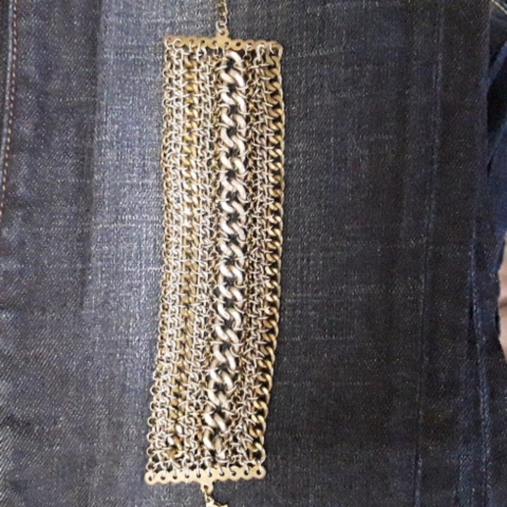 Wide chain link bracelet